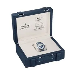 Omega 310.32.42.50.02.001 Speedmaster Professional Moonwatch Apollo 13 50th Anniversary Snoopy box