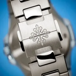 Patek Philippe 7010/1G-013 Nautilus Blue Dial 18k White Gold Diamond Bezel Ladies Watch 11 Patek Philippe 7010/1G-013 Nautilus Blue Dial 18k White Gold Diamond Bezel Ladies Watch - Image 4