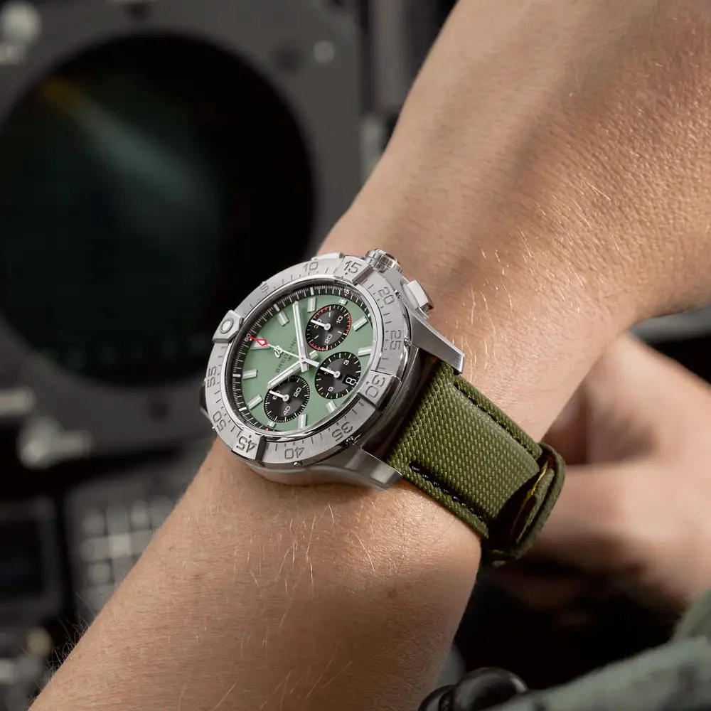 Breitling AB0147101L1X1 Avenger B01 Chronograph 44 Stainless Steel Green Dial Watch - Image 3